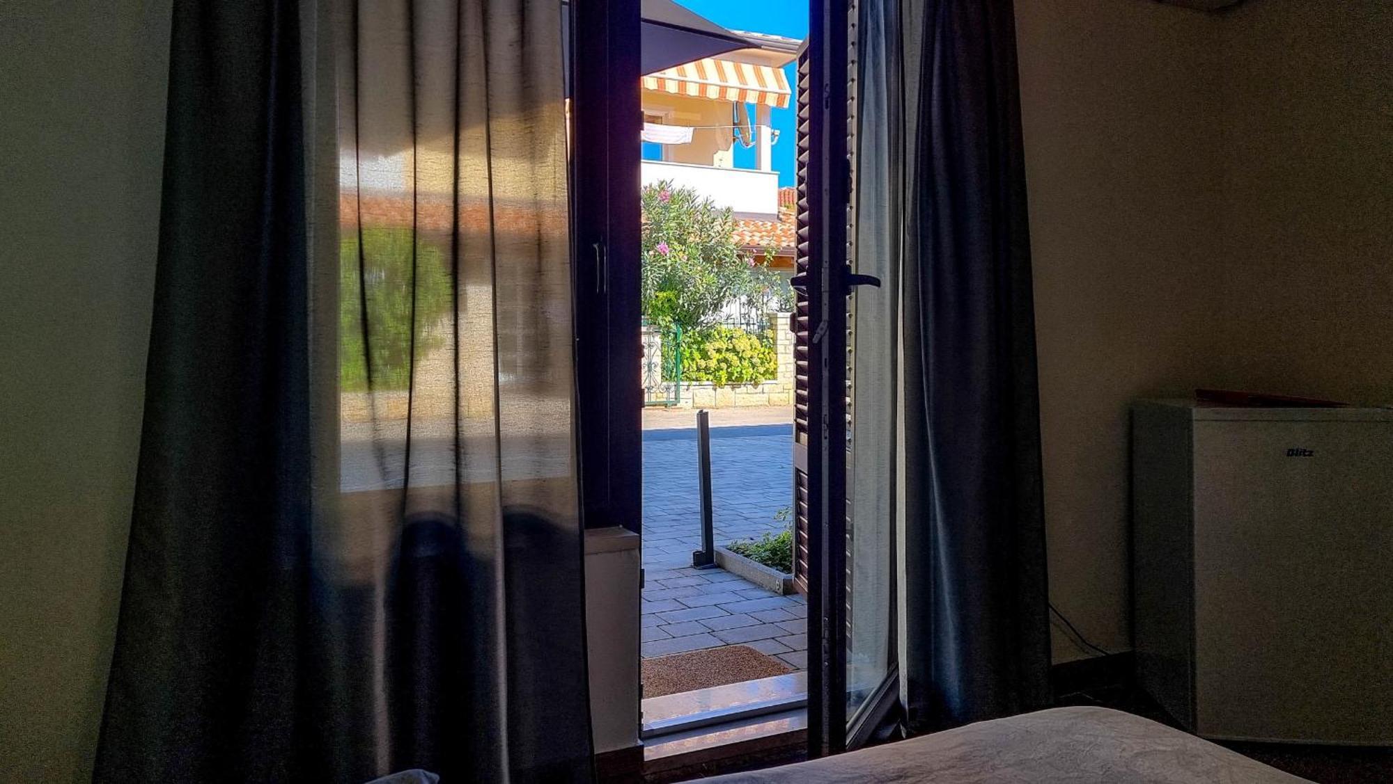 Guest House Fiore Novigrad Istria Esterno foto